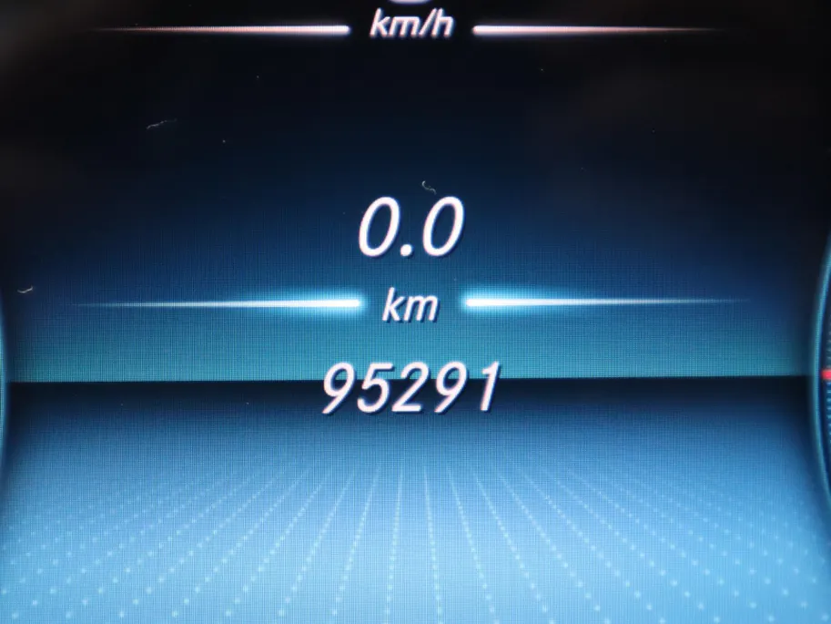 Mercedes-Benz EQC 400 4MATIC Business Solution AMG 80 kWh l 360 camera l Panoramadak l Keyless entry