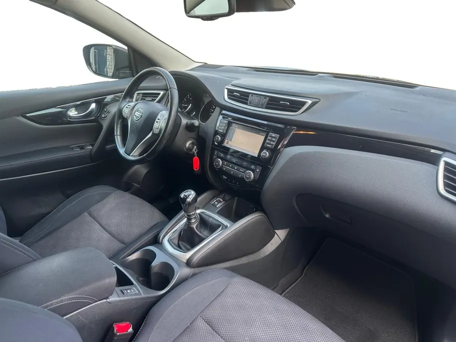 Nissan QASHQAI 1.2 Acenta | Climate | Cruise | Trekhaak | Parkeersensoren | Camera | Navigatie |