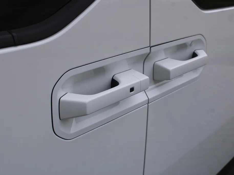 Kia PV5 L2H1 Elite DC 71.2 kWh | Luxe dubbele cabine | Zijwandbekleding | Vloerplaat | Privacy glass | Tot € 2.500 (inruil)voordeel bij aanschaf of 2,99% financiering |