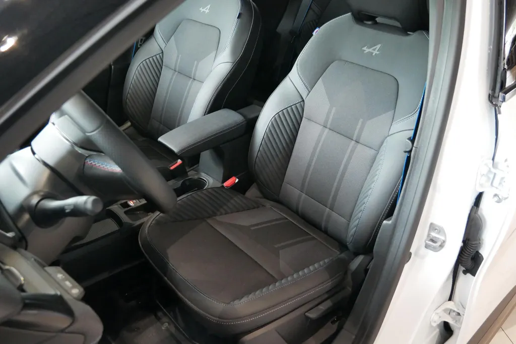 Renault Captur 1.8 E-Tech full hybrid 160 esprit Alpine | Rijdende demonstratie auto | Vraag naar de actuele kilometerstand |