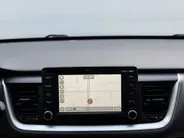 Kia Stonic 1.2 MPi 84pk ComfortPlusLine Navigator l Trekhaak l