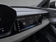 Audi Q6 e-tron Sportback S edition 306pk performance 100 kWh · Panoramadak · Luchtvering · Trekhaak · Bang & Olufsen · 360 Camera · Warmtepomp · Head-Up · Elek. Voorstoelen · 21'' Inch · 24-11-2030 of 100.000km