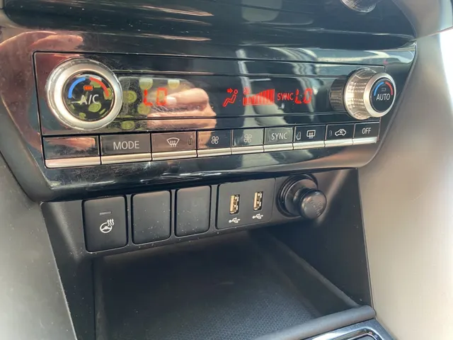Mitsubishi Eclipse Cross 2.4i PHEV First Edition | All Seasons