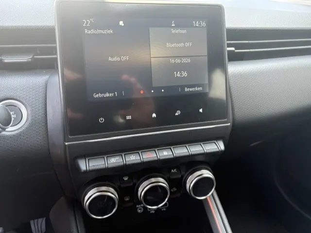 Renault Clio 1.0 TCe Intens | Parkeersensoren achter | Handsfree sloten en sluiten |