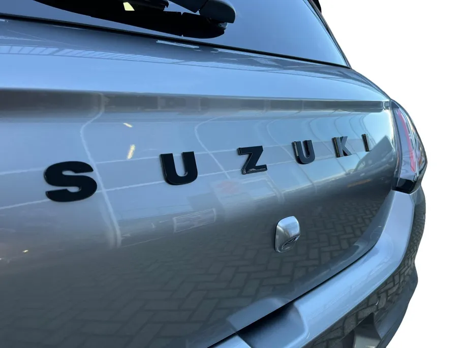 Suzuki Swift 1.2 Edition 60 Smart Hybrid | Voorraad | Snel Rijden | Zwarte Accenten | Adaptieve Cruise Control | Lederen Bekleding |