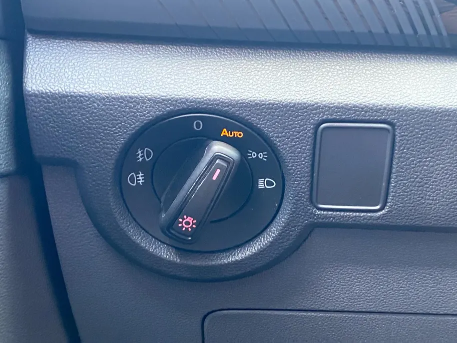 Volkswagen T-Cross 1.0 TSi DSG7-automaat Style NL Auto | trekhaak | Beats Audio | LED | CarPlay | 18' | Virtual Cockpit | Stoelverwarming | etc.
