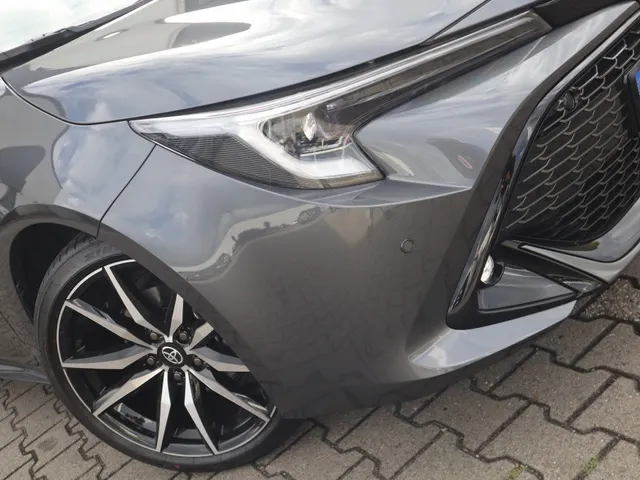 Toyota Corolla Touring Sports Hybrid 140 GR Sport | Schuif/Kantel Dak | Headup Display | Apple/Android Auto |