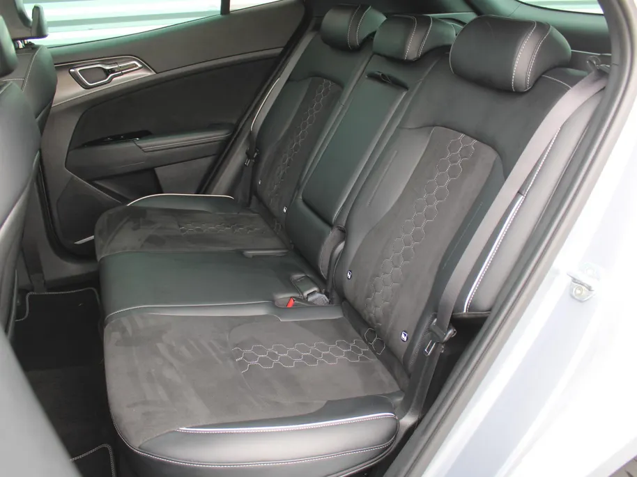 Kia Sportage 1.6 T-GDi Hybrid GT-Line | Stuur-/stoelverwarming | Elek. stoelverstelling + achterklep | Schuifdak | 18' LM | Cruise adapt. | Camera |