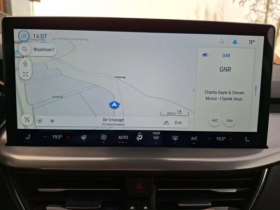 Ford Focus Wagon 1.0 EcoBoost Hybrid Titanium 155PK Automaat | NL-Auto | Adaptieve Cruise Control | Winter Pack | BLIS | Privacy Glass | Camera | Apple Carplay&Android Auto | 17' Lichtmetaal |