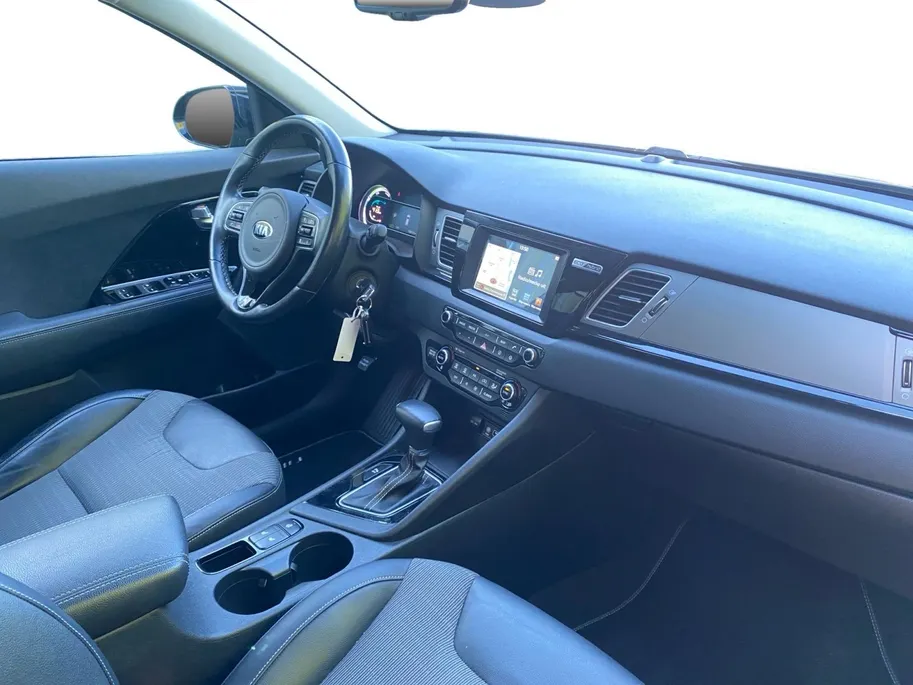 Kia Niro 1.6 GDi Hybrid Style Edition | Climate Control | Trekhaak | Navigatie | Parkeercamera | Stoel + stuurverwarming |