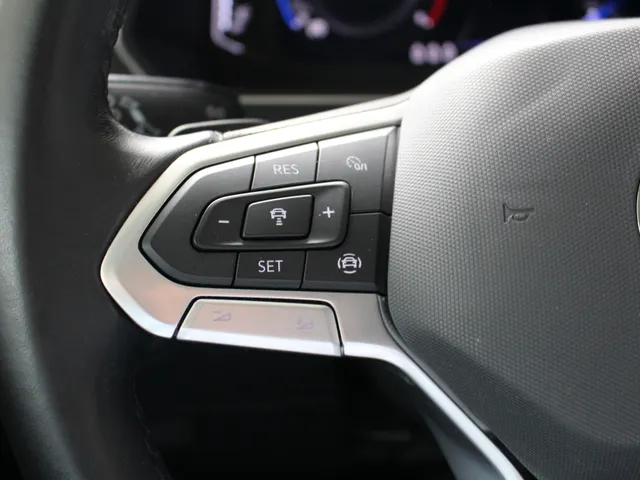 Volkswagen Tiguan 1.5 TSI Elegance Apple Carplay | Parkeercamera | Stoelverwarming | Inklapbare buitenspiegels | Climate Control