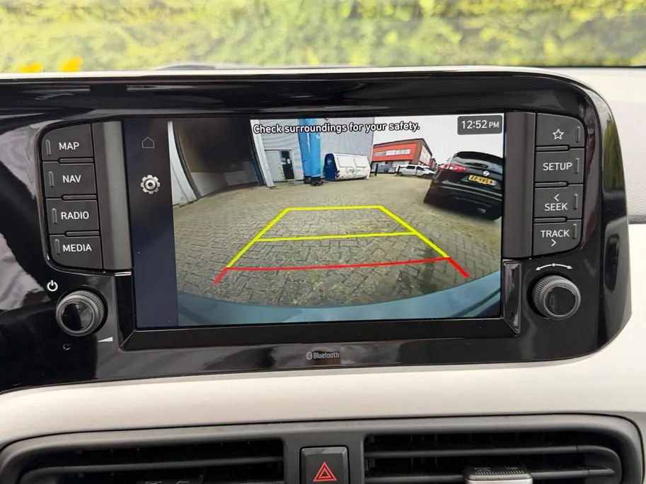 Hyundai i10 1.0 Premium | Climate Control | Achteruitrijcamera | Navigatie | Parkeersensoren achter | Apple Carplay/ Android Auto