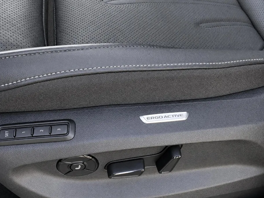 Volkswagen Tiguan 1.5eHybrid 150kW/204PK Elegance · Leder · Panoramadak · Trekhaak · 360°Camera · Garantie t/m 08-09-2030 of 100000km.