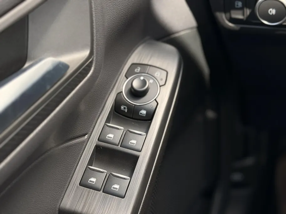 Ford Kuga 2.5 PHEV ST-Line UIT VOORRAAD I DRIVER ASSISTANCE PACK I WINTER PACK I WEGKLAPBARE TREKHAAK I RESERVE WIEL I APPLE CARPLAY / ANDROID AUTO I