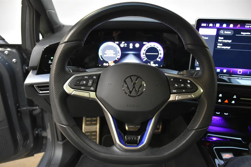 Volkswagen Golf 1.5 eHybrid GTE | Panoramadak | 360° Camera | Navigatie