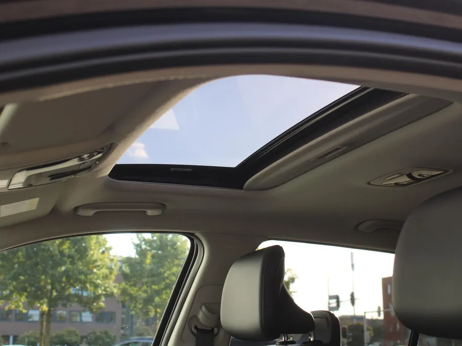 Kia Niro 1.6 GDi Hybrid ExecutiveLine | Camera | Leer | Schuifdak | Stoelverwarming+ventilatie | Elektr. stoelverstelling + achterklep | 18' LM | HUD |