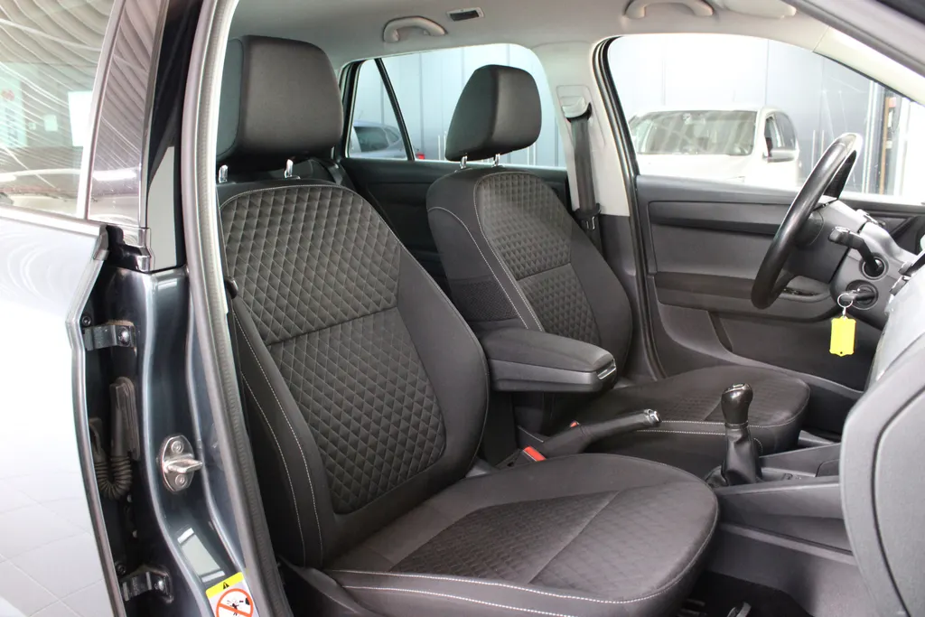 Škoda Fabia Combi 1.0 TSI Drive / Navigatie / Parkeersensoren /