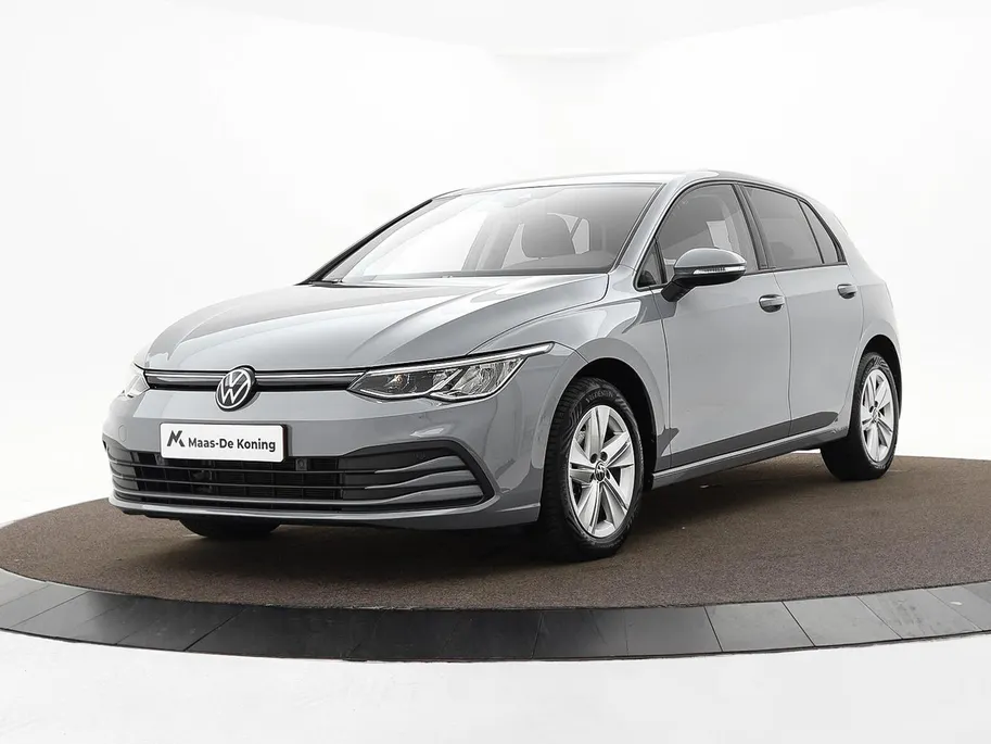 Volkswagen Golf 1.0 eTSI 110pk DSG Life · Camera · Apple/Android Car Play · Navigatie · P-Sensoren · Sfeerverlichting · 16'' Inch · Garantie t/m 06-02-2028 of 100.000km