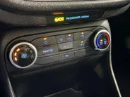 Ford Fiesta 85PK Trend | 1e eigenaar | Navi | Cruise Control | Airco | DAB | Apple CarPlay/Android Auto | Parkeersensoren | Elektrische Ramen & Spiegels | Licht Sensor |