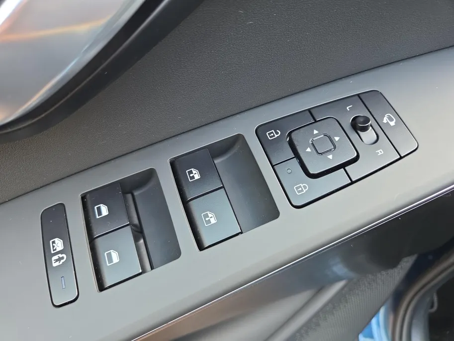 Kia Niro EV Edition Advanced 64.8 kWh Accu 100% | 1e Eigenaar | Dealer onderhouden | Cruise Control Adaptief | Stoelverwarming | Camera | Apple Carplay & Android Auto | Leder | Fabrieksgarantie t/m 28-3-2031 + 3x 1 jaar* | NAP