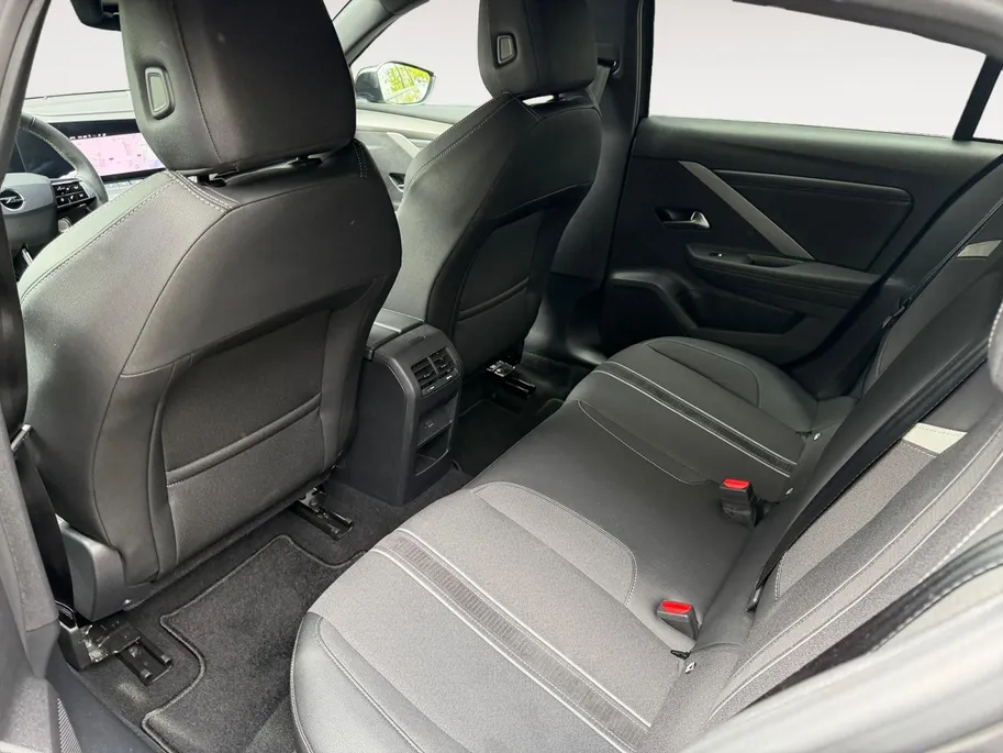 Opel Astra Electric 54 kWh Business Edition 95 % SOH 360 Camera | Unieke KM stand | Stoel + stuurverwarming | 12 Maanden BOVAG | Climate control | ACC |