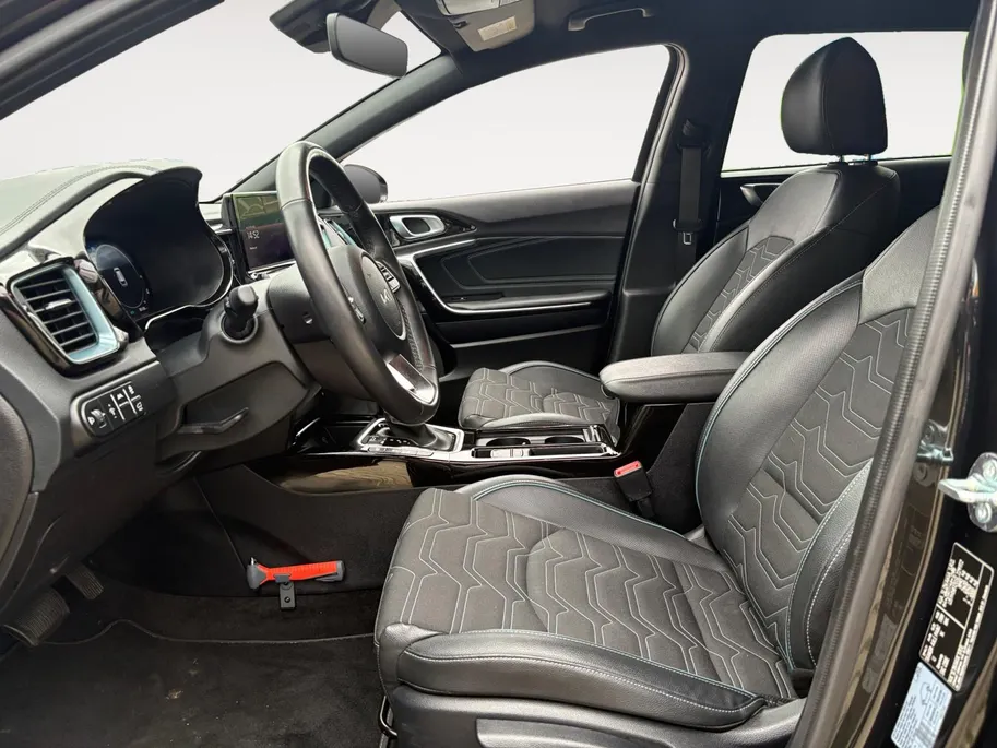 Kia Ceed Sportswagon 1.0 T-GDi MHEV Design Edition | Stoel en stuurverwarming | Navigatie | Camera | Apple Carplay / Android Auto | Elektrisch achterklep |