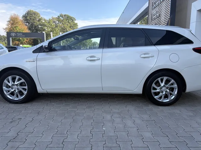 Toyota Auris Touring Sports 1.8 Hybrid Executive | Trekhaak | Panoramadak