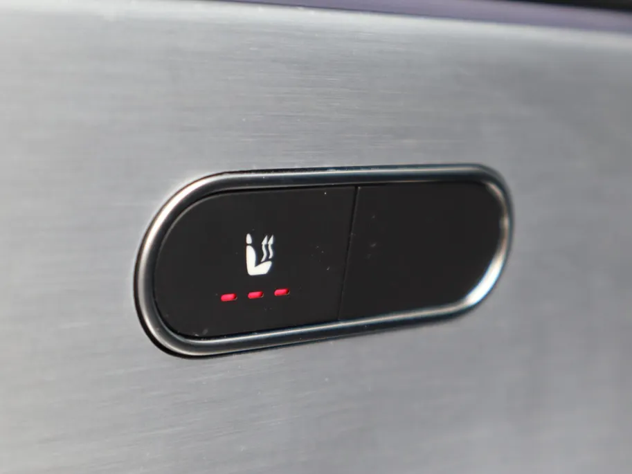 Mercedes-Benz CLA 200 Business Solution AMG l Keyless l Achteruitrij camera l Ambiente lichtpakket