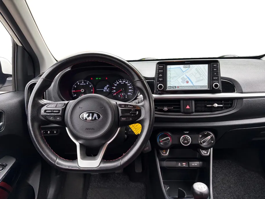 Kia Picanto 1.0 MPi GT-Line Edition Apple Carplay/Android Auto , navi , cruise , lm velgen , tel , camera , usb , sport stoelen , super mooie uitvoering . auto is voorzien van een nieuwe koppeling