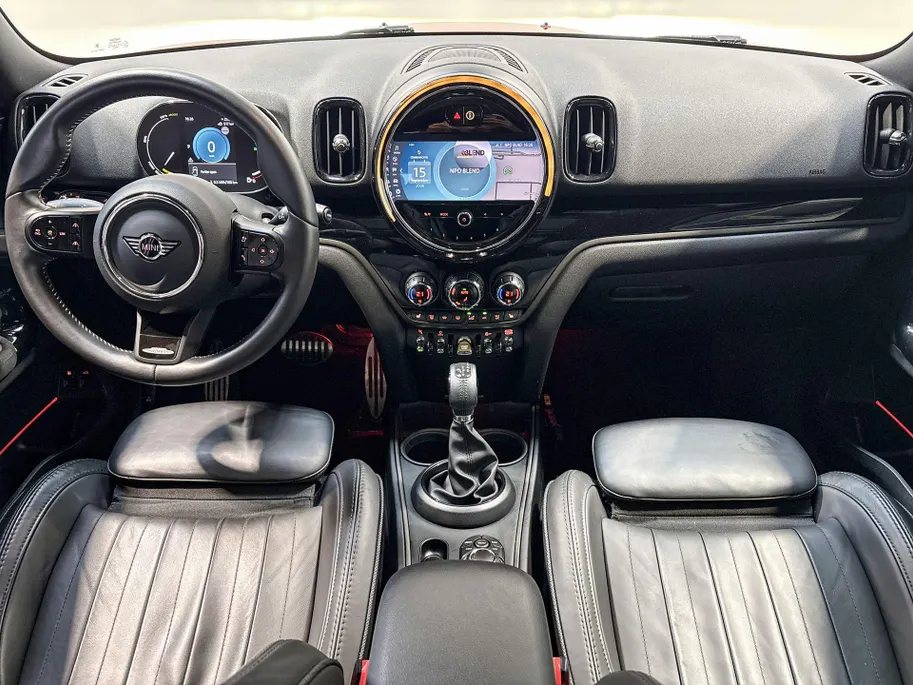 MINI Countryman Cooper SE ALL4 John Cooper Works Essence Pack