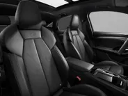 Audi Q6 e-tron Sportback S edition 83 kWh 252 PK · Glazen panoramadak · Trekhaak elek. wegklapbaar · Optiekpakket zwart