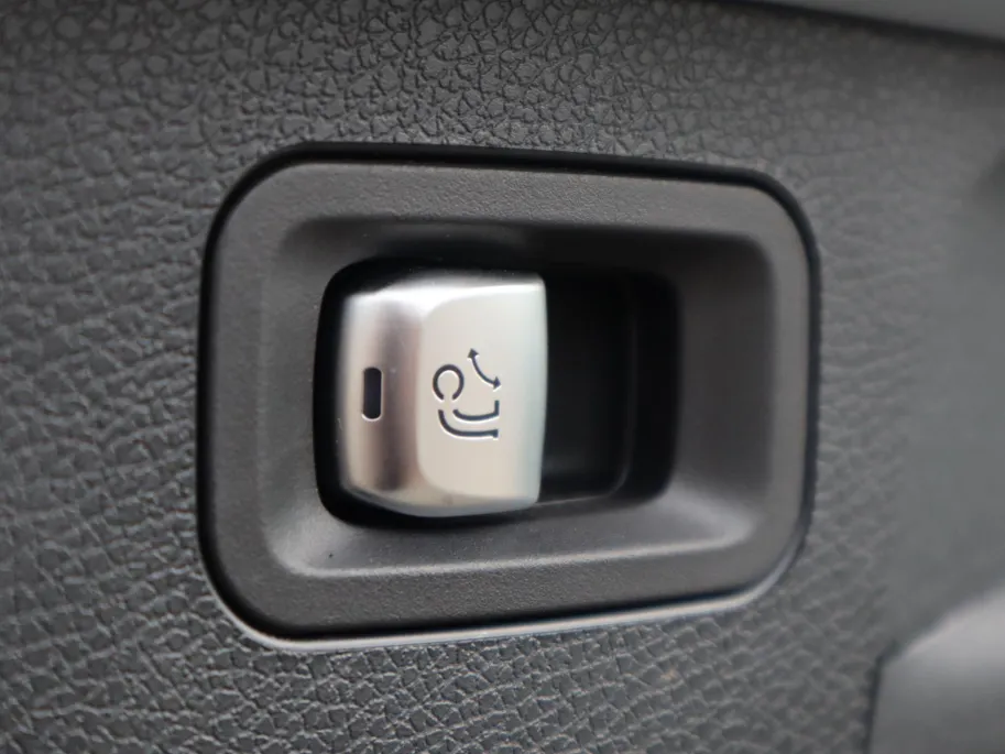 Mercedes-Benz E-Klasse Estate 200 Business Solution l Trekhaak l Carplay l Sfeerverlichting