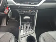 Kia Niro 1.6 GDi Hybrid DynamicLine | All Season Banden | Cruise Control | Climate Control | Camera | Navigatie | Half Leder |