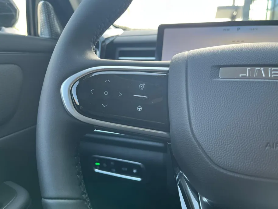 Jaecoo 7 1.5 GDI SHS-P Exclusive | 90 km elektrisch rijbereik | Stoelverwarming-/ventilatie | Panorama dak | Leder | 7 jaar Fabrieksgarantie