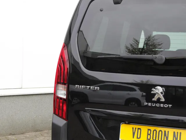 Peugeot Rifter Long 1.2 Puretech Long Allure Automaat | Carplay / Android Auto | Clima | Park sens