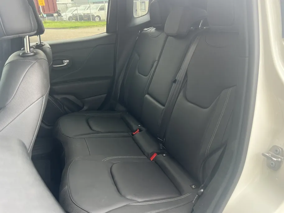 Jeep Renegade 4xe 240 PK Hybrid Limited | Navi | Carplay | Leder | Winter