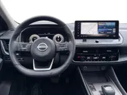 Nissan QASHQAI 1.3 MHEV Xtronic N-Connecta Apple Carplay/Android Auto , airco (automatisch) , cruise control adaptief met Stop&Go en stuurhulp , elektrisch bedienbare achterklep met sensorsturing , navigatiesysteem , panoramadak , voorstoelen verwarmd en stuur , rondomz