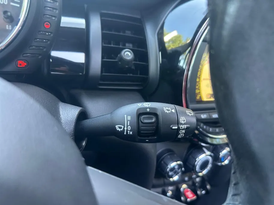 MINI 5-Deurs 1.5 Cooper Business | Pano | Automaat | Cruise | Navi |