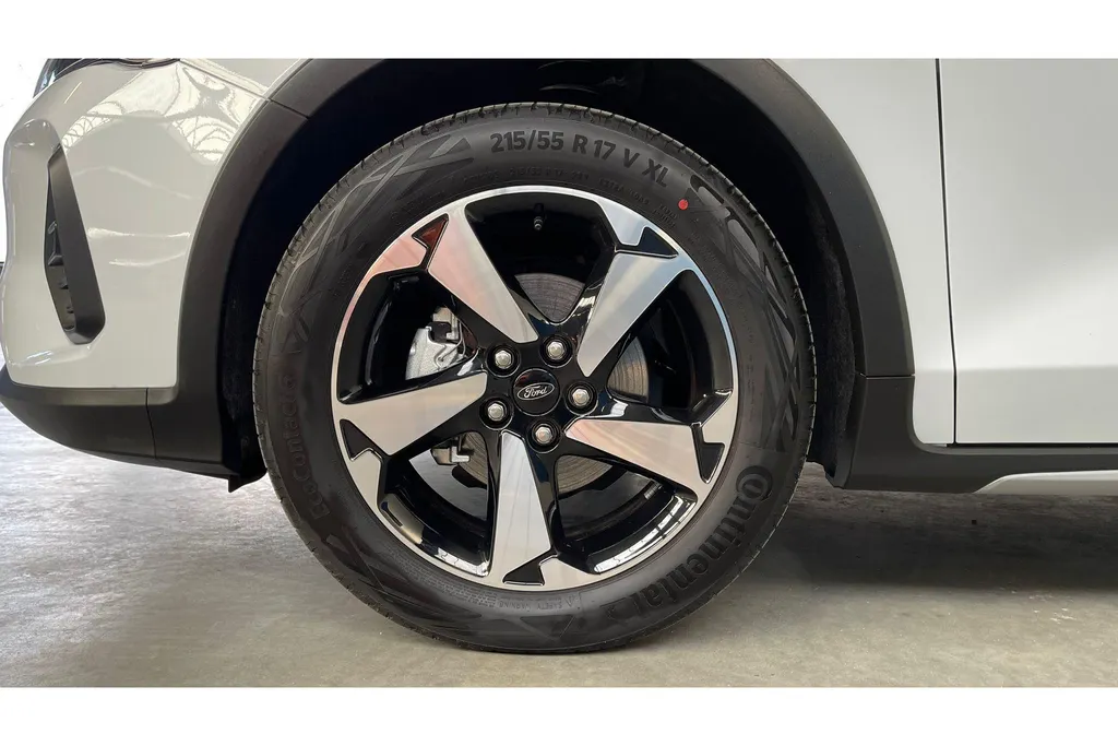 Ford Focus 1.0 EcoBoost Hybrid Active 125 PK | Automaat | Winterpack | Apple Carplay - Android Auto |  Full LED | Keyless Entry & Start |