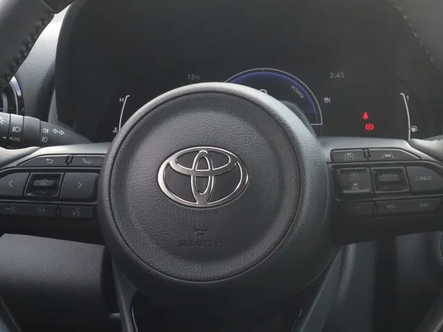 Toyota Yaris 1.5 Hybrid 115 Dynamic | V+A Parkeersensoren | Stoel & Stuur Verwarming