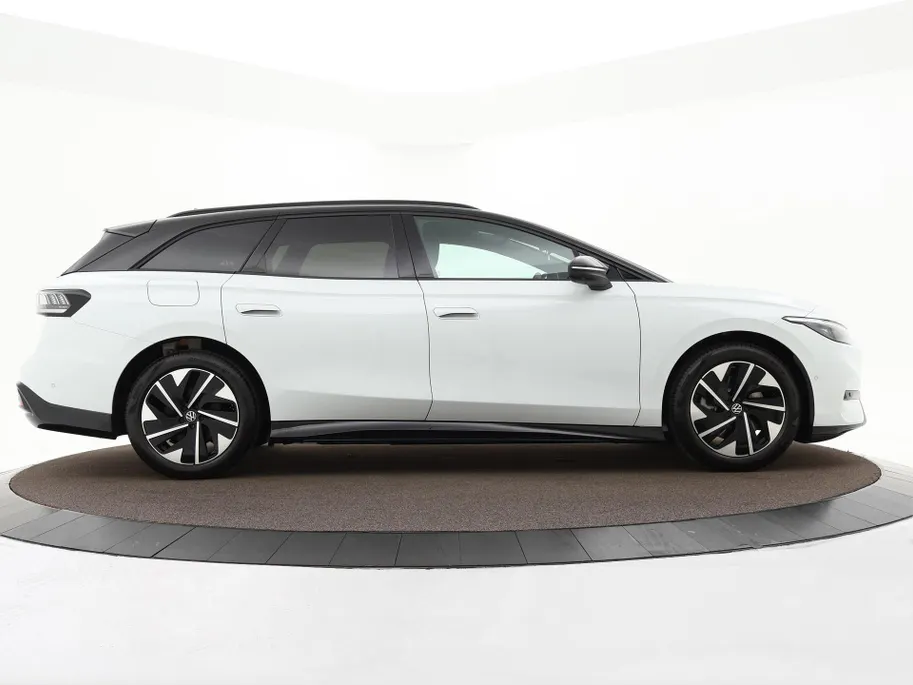 Volkswagen ID.7 Pro Limited Edition 77 kWh accu 286 PK · Draadloze telefoonlader · 360 camera · verwarmde voorstoelen · Voorraad OUTLET · Prijs is inclusief inruilpremie ·