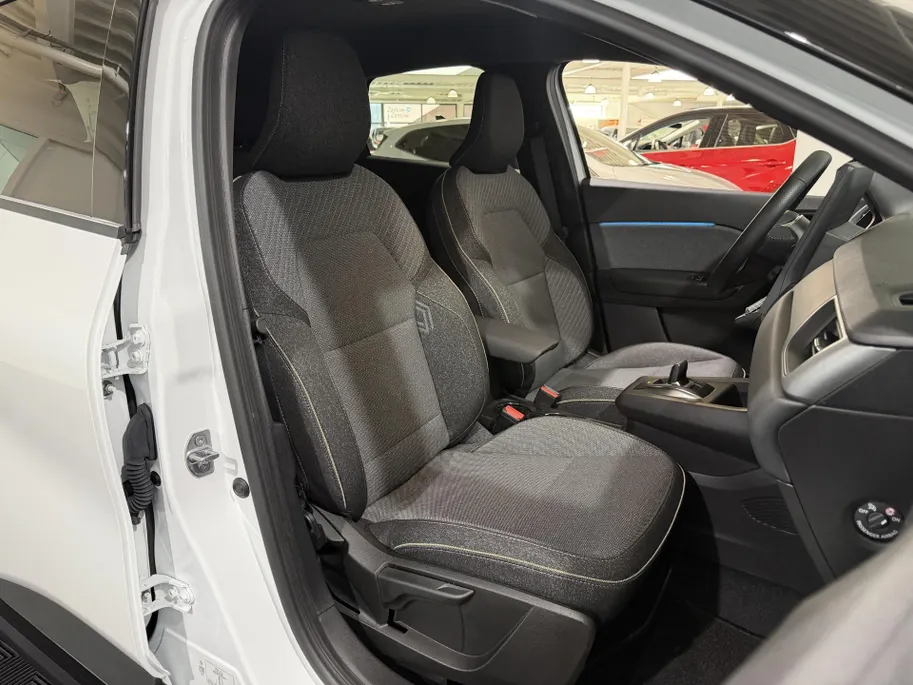 Renault Captur 160PK E-Tech Full Hybrid Techno Automaat | Camera | Parkeersensoren | Adaptive Cruise Control | Climate Control | Apple CarPlay/Android Auto | Full LED | Licht & Regen Sensor | Lichtmetalen Velgen |