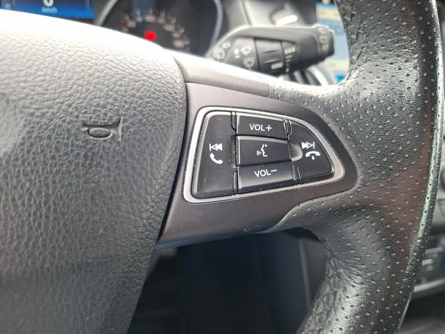 Ford Focus 1.0 ST-Line Wagon | Nieuwe distributieriem | Parkeersensoren | Navigatie | Climate Control | Voorruitverwarming | 17' Lichtmetaal | Trekhaak