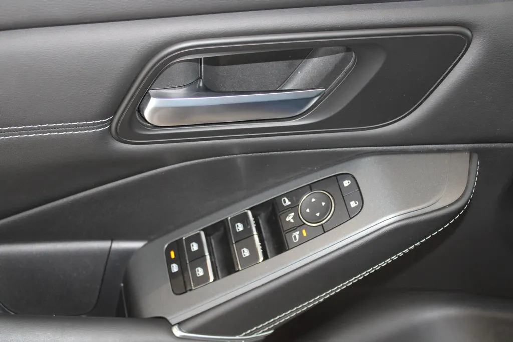 Nissan QASHQAI 1.5 e-Power Business Design | Navigatie| camera 360vieuw| Apple Carplay & Android auto | Pdc voor en achter | Two-tone lak | LM wielen | Pro-pilot | Climate controle | Inklapbare buitenspiegels | I-key |