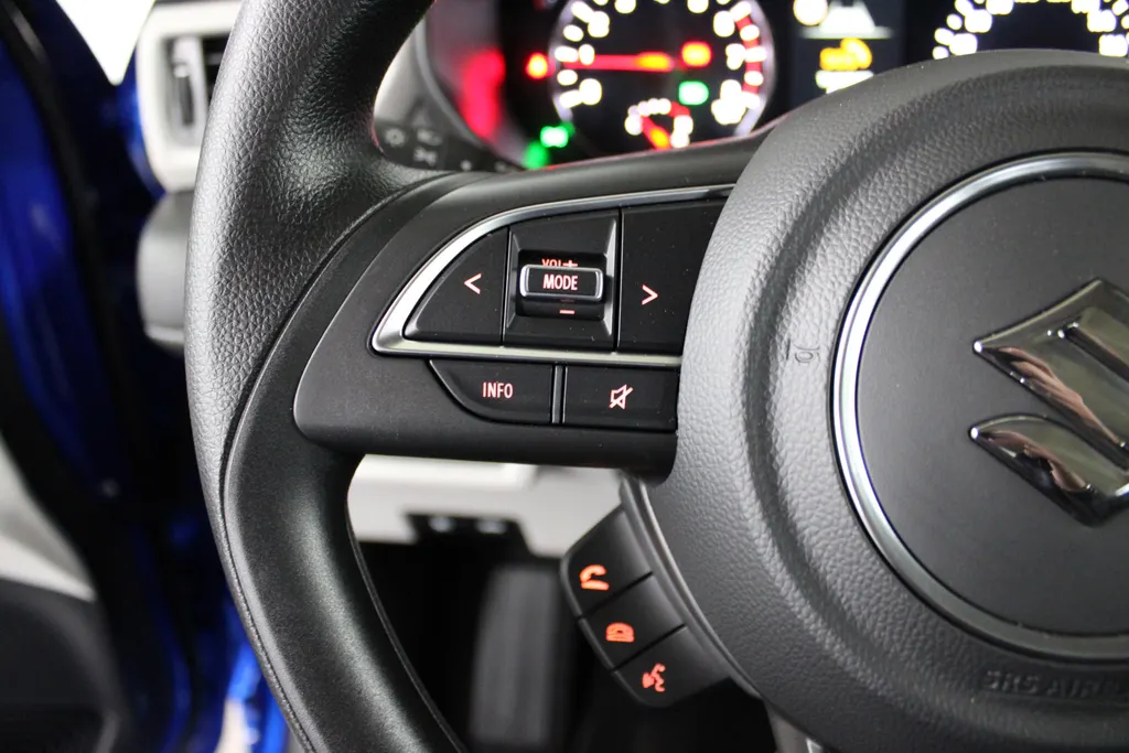 Suzuki Swift 1.2 Comfort Smart Hybrid Rijles auto / Navigatie / Keyless / Camera /