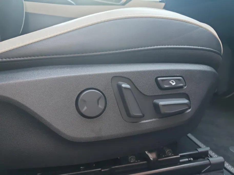 Kia EV6 GT-Line AWD 77.4 kWh | Schuifdak | Rondom Camera | Stoel verwarming en ventilatie | Elektrisch bedienbare voorstoelen | Meridian audio