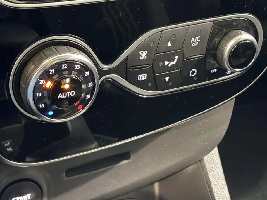 Renault Clio 90PK TCe GT-line | Lichtmetalen Velgen | Panoramadak | Parkeersensoren | Climate Control | Sportstoelen | Cruise Control | Full LED | Navi | Bluetooth | Armsteun | Keyless Entry |