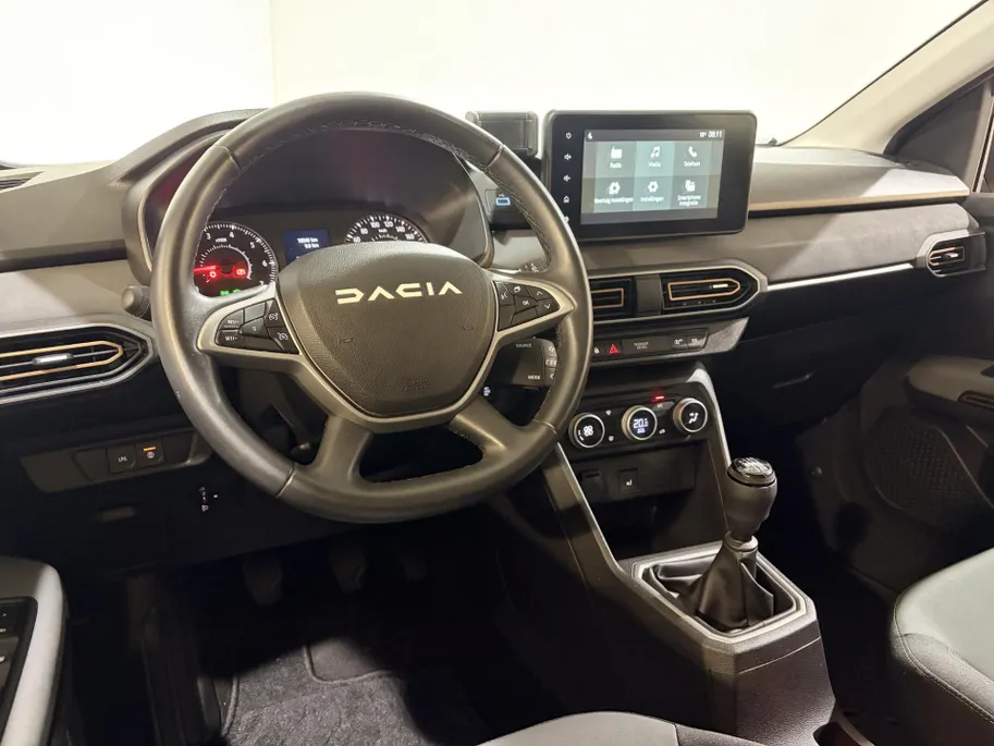 Dacia Sandero Stepway 100PK TCe ECO-G Extreme (LPG) | 1ste Eigenaar | Trekhaak | 1100KG Trekgewicht | Camera | Apple Carplay/Android Auto | Parkeersensoren | Lichtmetalen Velgen | Licht & Regen Sensor | LED Lampen|