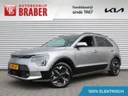 Kia Niro EV Edition Advanced 64.8 kWh | Stuur-/stoelverwarming | Elektr. stoelverstelling | Camera | Cruise adapt. | 17'LM | Clima | 17% bijtelling |