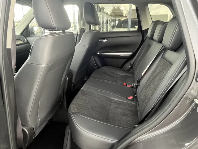 Suzuki Vitara 1.4 B.jet Style Smart Hybrid | Panoramadak | All Seasons